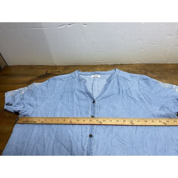 Anthropologie Kindred Women’s Chambray Floral Embroidered Shirt Plus Size 1X - Picture 9 of 10